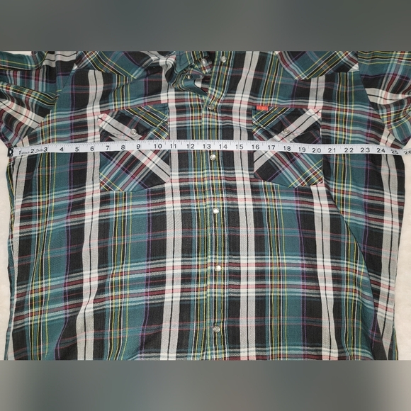 Ely Plains Green and Black Pearl Snap Casual Button Down Shirt - Picture 6 of 8